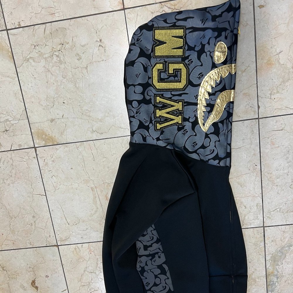 A Bathing APE Limited Edition BLACK GOLD Full Face Zip Shark Hoodie - Picture 16 of 16